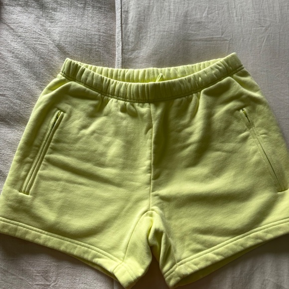 KHY by Kylie Jenner - Picture 3 of 5